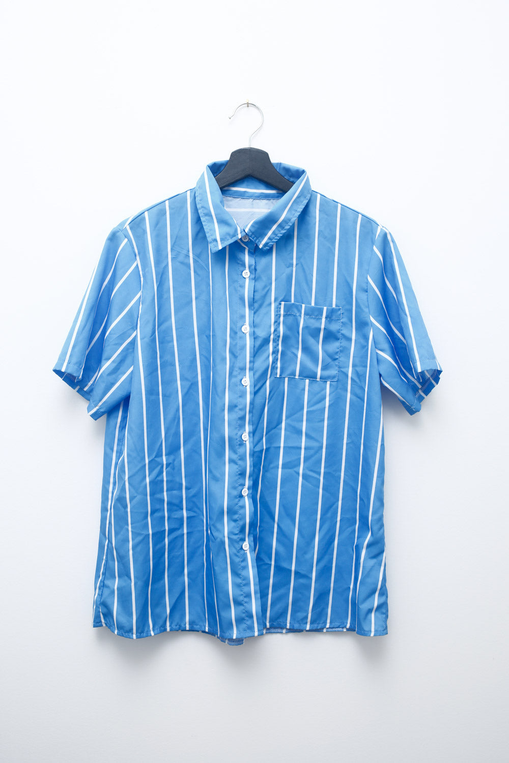 Sky Blue Vertical Stripe Button-Up – Short Sleeve (Size L)