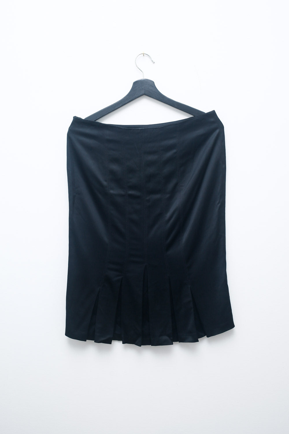 Black Pleated Hem Midi Skirt