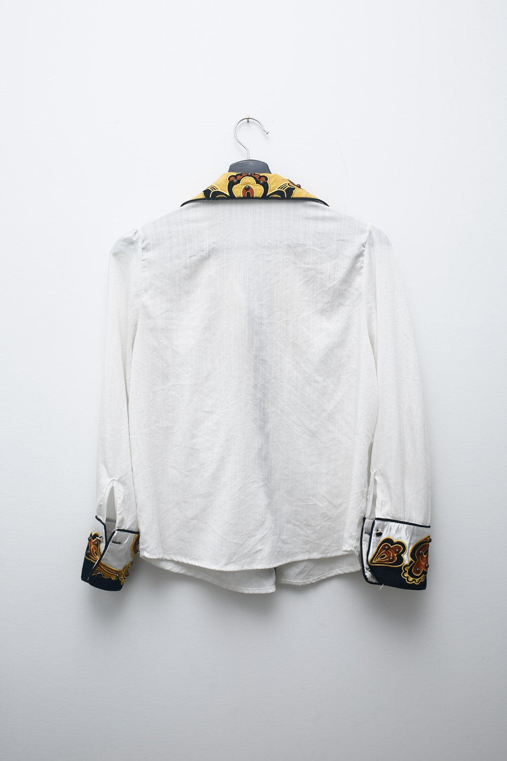 Vintage Western-Style Button-Up Shirt – White & Mustard Detail