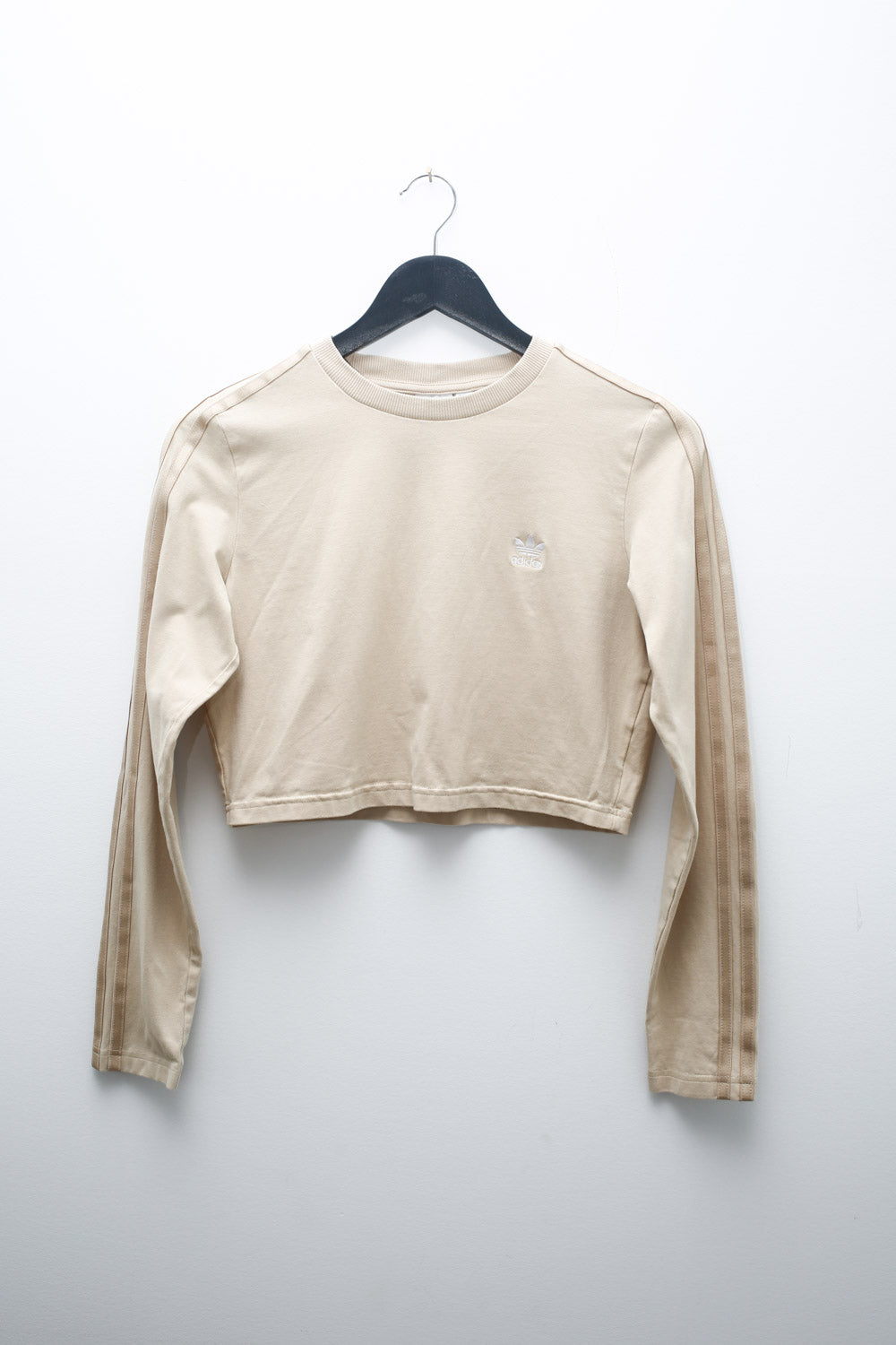 Adidas Cropped Long Sleeve Top – Beige Neutral 3-Stripes Logo Tee