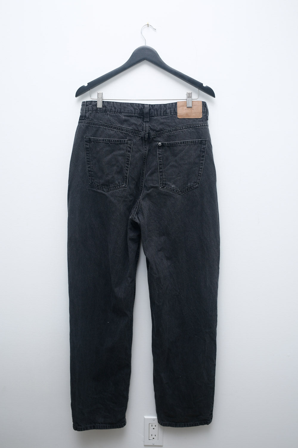 Vintage Black High-Waisted Mom Jeans – Straight Leg