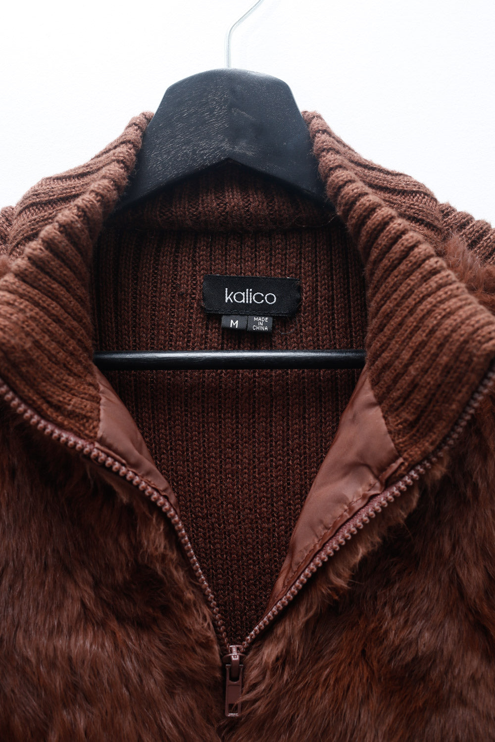 Brown faux fur zip vest by Kalico with rib-knit collar and armholes, size M – cozy Y2K-inspired vintage layering piece.