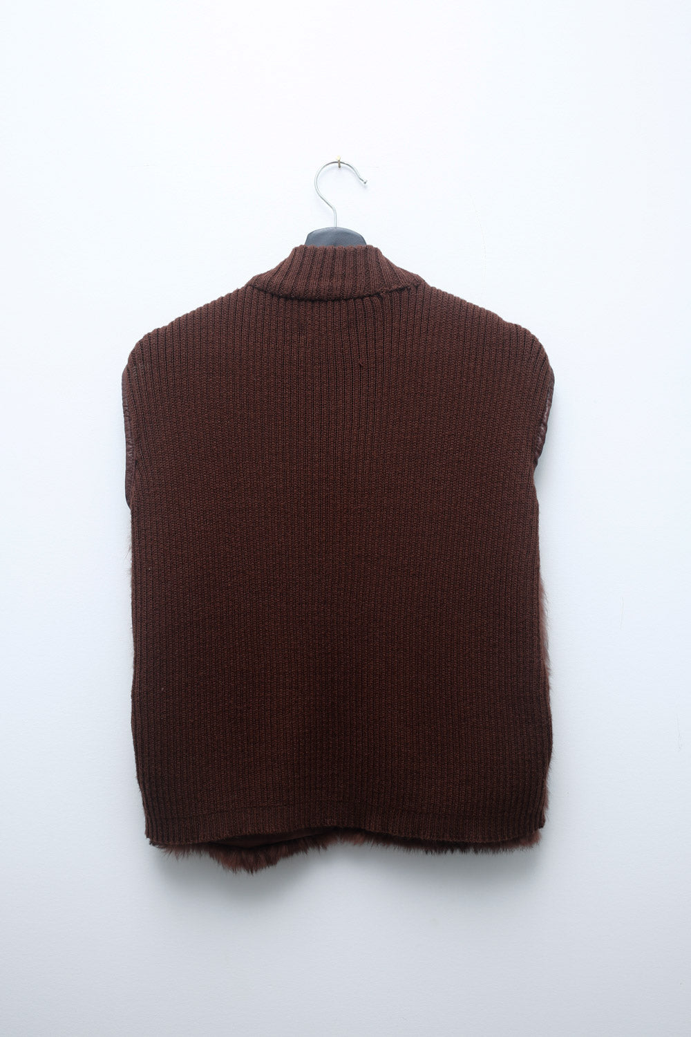 Brown faux fur zip vest by Kalico with rib-knit collar and armholes, size M – cozy Y2K-inspired vintage layering piece.