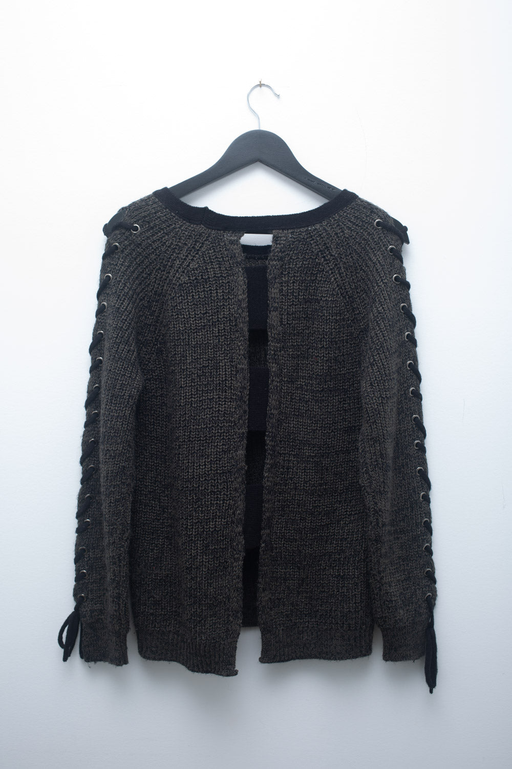 Chunky Knit Sweater with Lace-Up Sleeves – Vintage Y2K Inspired Pullover