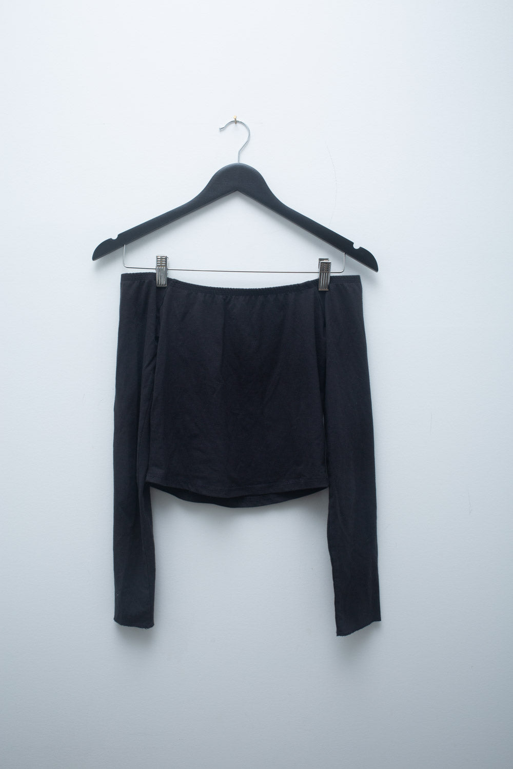 Y2K Black Off-Shoulder Long Sleeve Top – Vintage 90s Minimalist Stretch