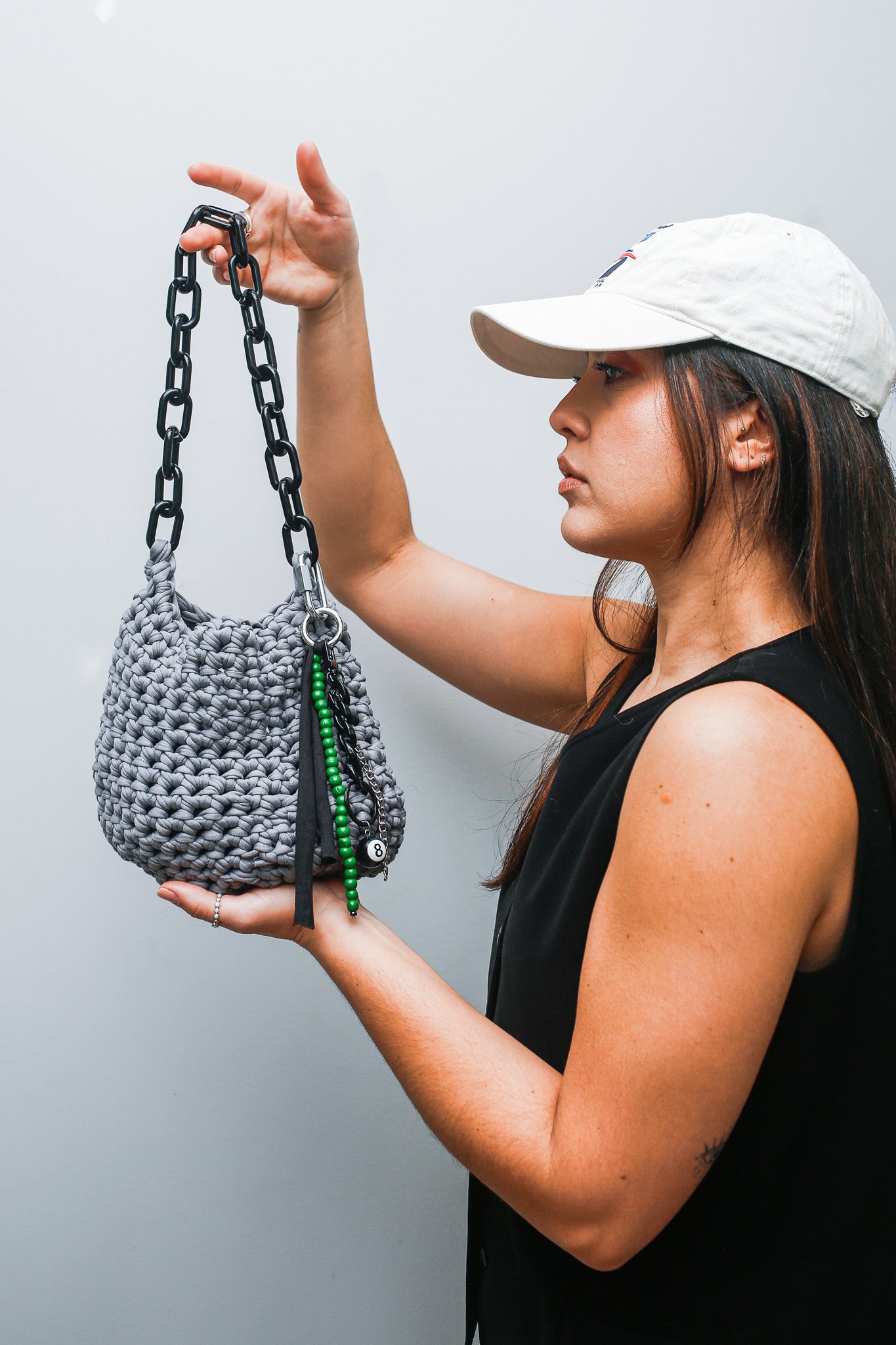 nextuser Handmade Crochet Collection—Light Gray Chunky Sholder Bag with Chain Accent