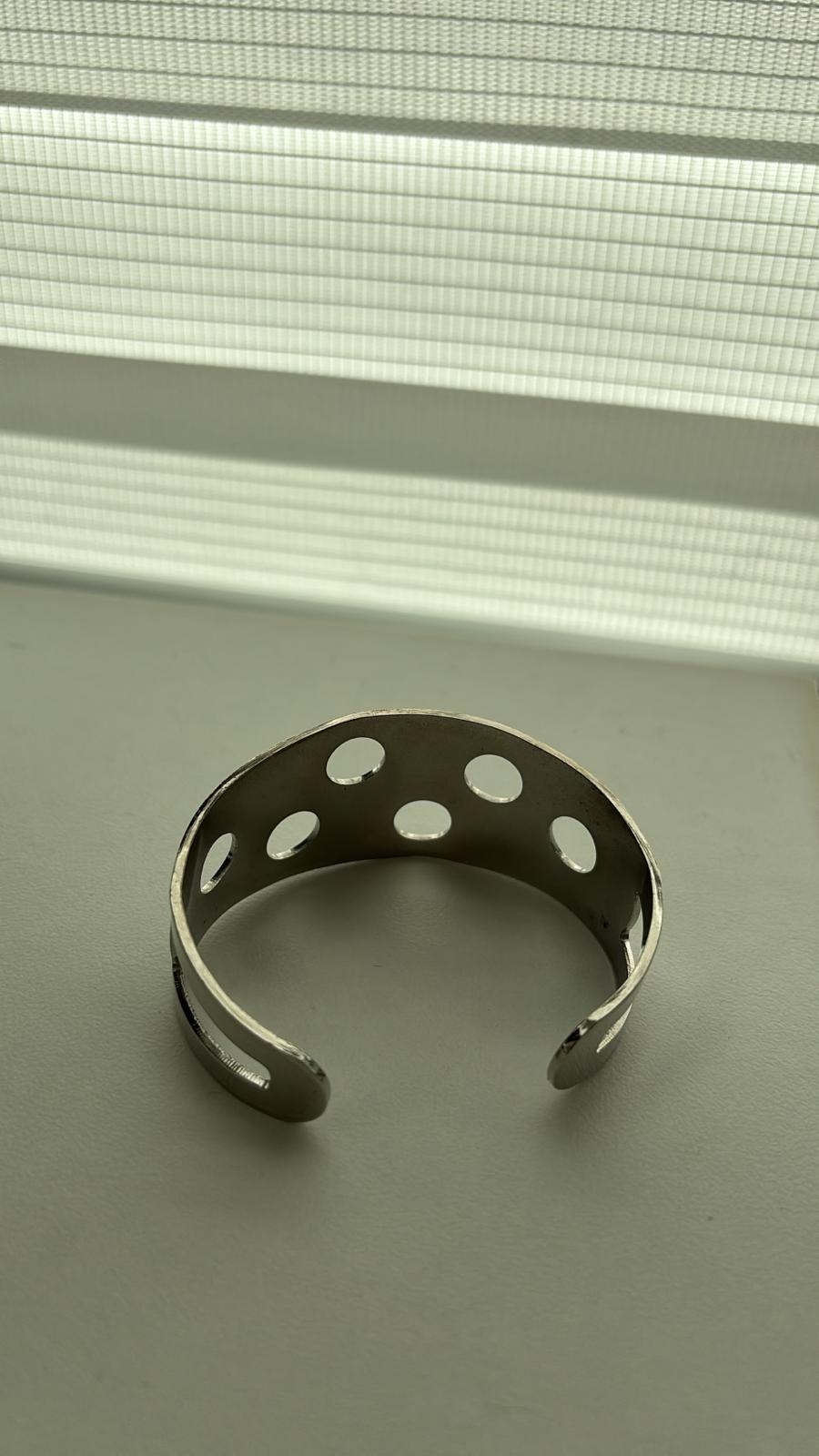 silver_bracelet